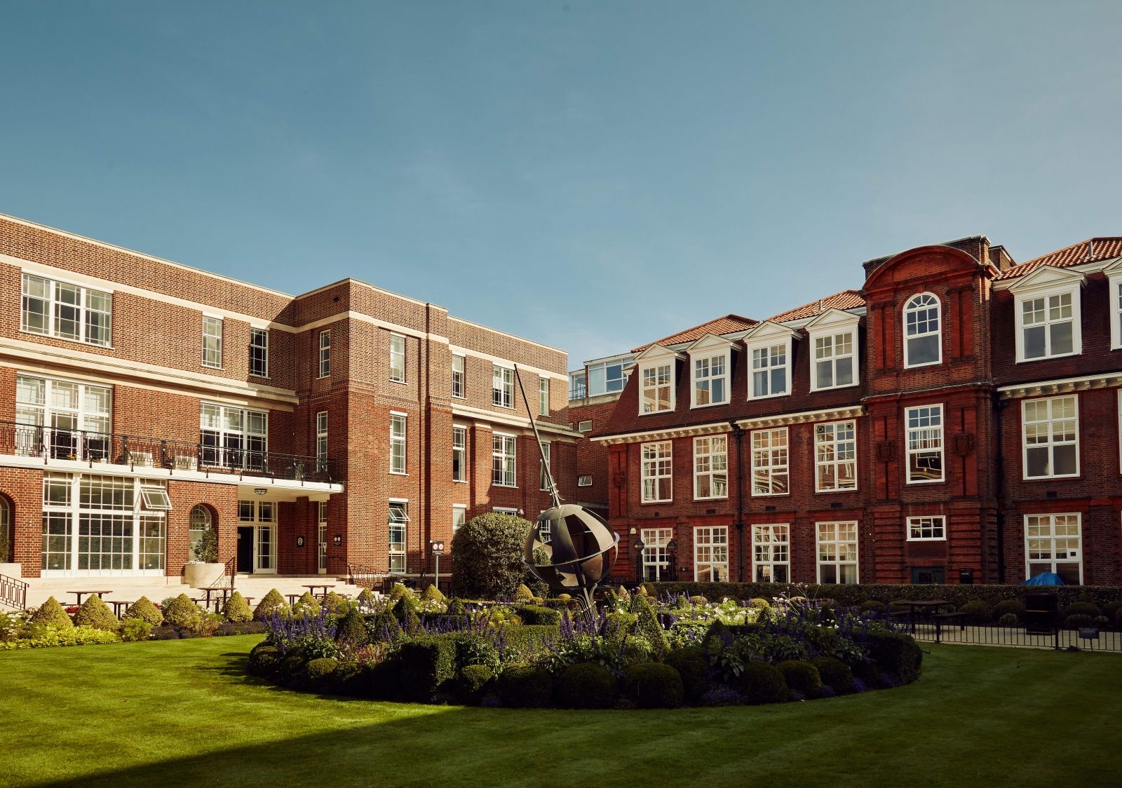 Visit us | Regent's University London