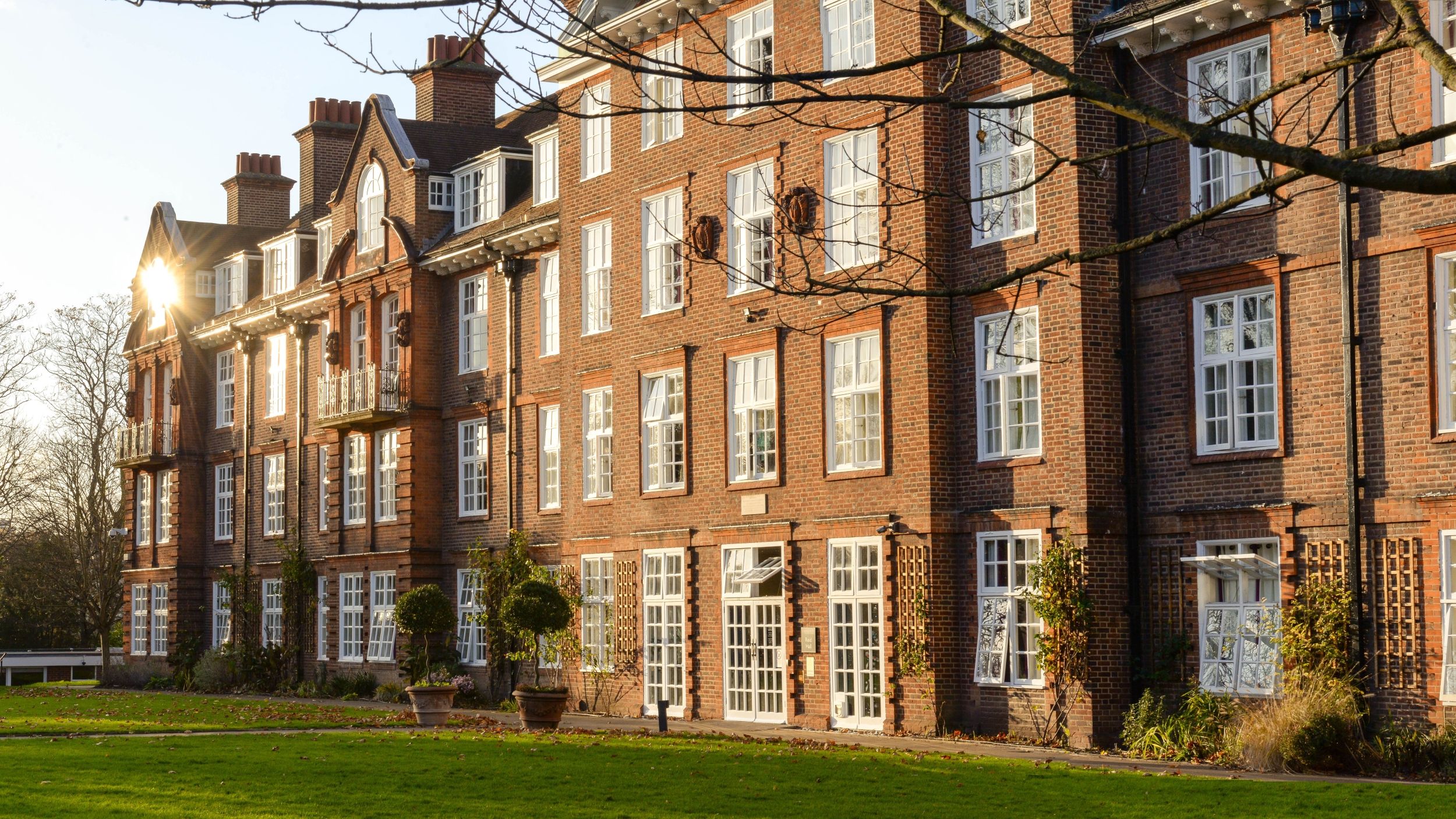 Undergraduate Business courses | Regent's University London