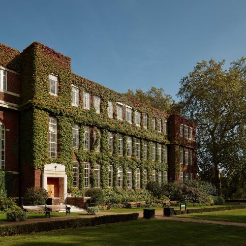 Postgrad progression scholarships | Regent's University London